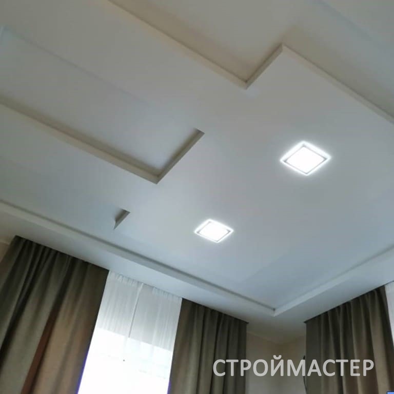 Двухуровневый натяжной потолок с подсветкой